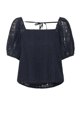 feminin-blus-med-puffarmar