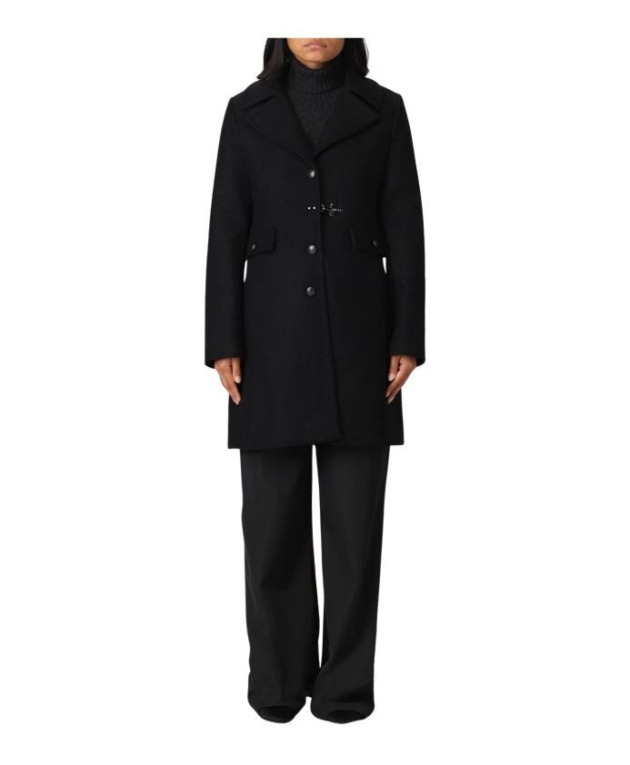 elegant-manteau-en-laine-avec-boutons-fonctionnels