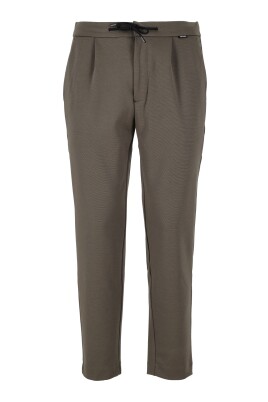 pantalon-confort-tricote-a-plis-fusele