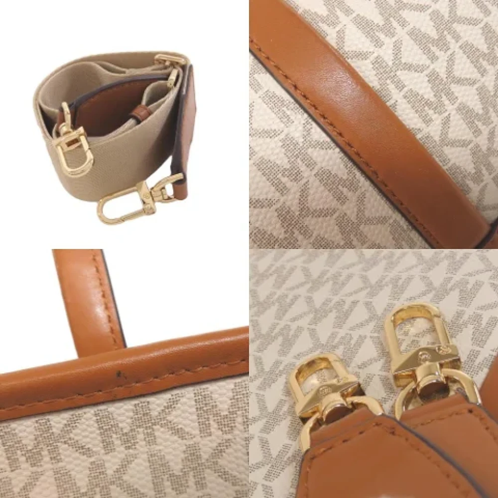 Michael Kors Pre-owned Fabric handbags Beige Dames