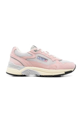 sneakers-roses-elegantes-avec-details-gris