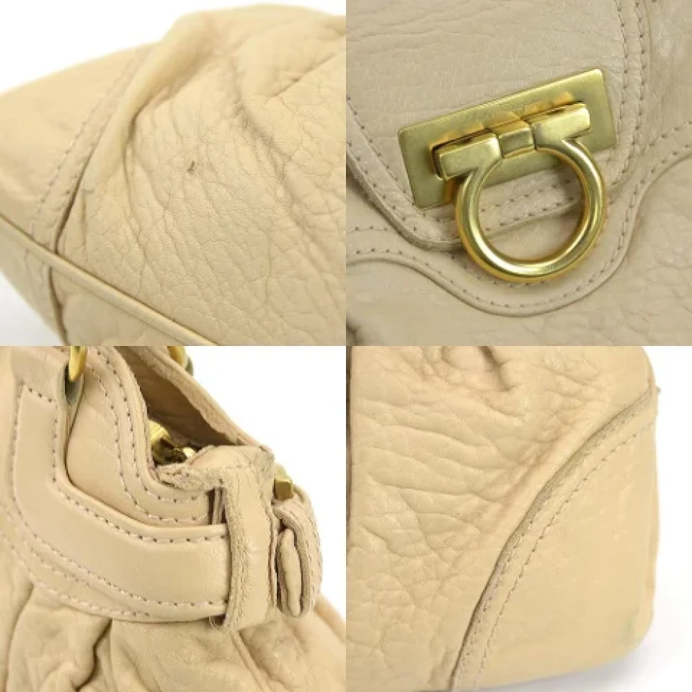 Salvatore Ferragamo Pre-owned Leather handbags Beige Dames