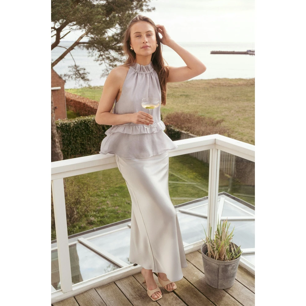 NEO NOIR Flatterende Bias Cut Satijnen Rok Gray Dames