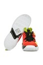 high-top-basketball-shoe
