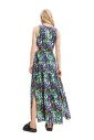 robe-sans-manches-bleue-a-fleurs