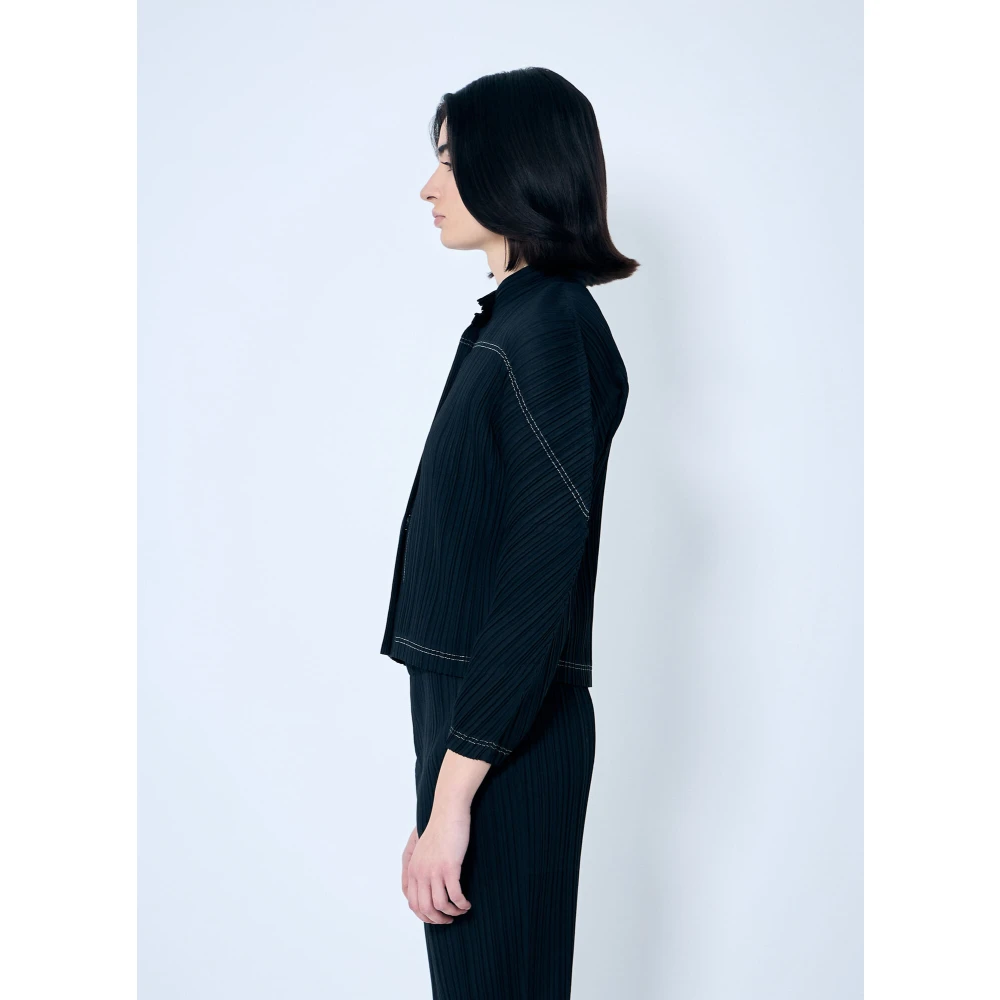 Issey Miyake Geplooide Topstitched Overhemd Klassieke Kraag Lange Mouwen Black Dames