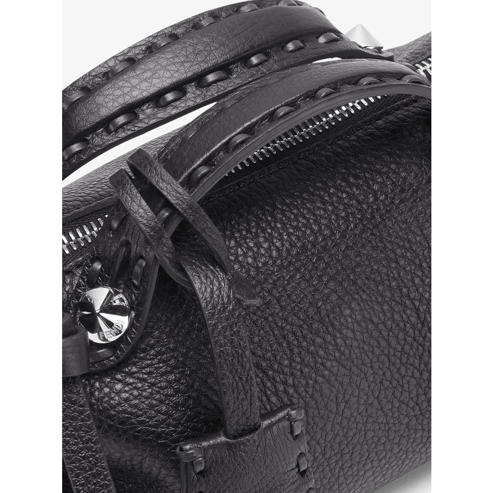 Fendi Zwarte leren handtas met aanpasbare hanger Black Dames