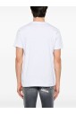 t-shirt-blanc-avec-un-design-unique