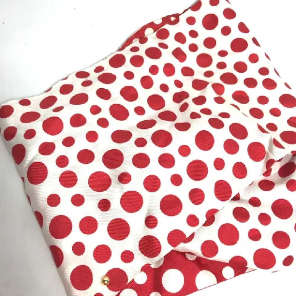 Louis Vuitton Vintage Pre-owned Silk scarves Red Dames