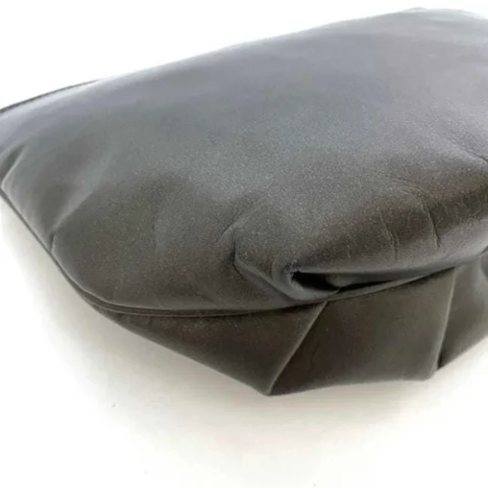 Loewe Pre-owned Leather clutches Gray Dames