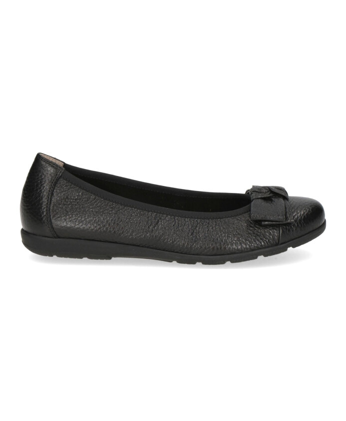 black-closed-ballerinas-womens-shoes