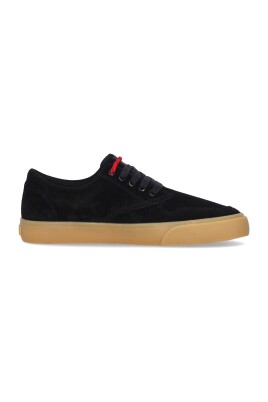 skate-shoes-black-gum-red