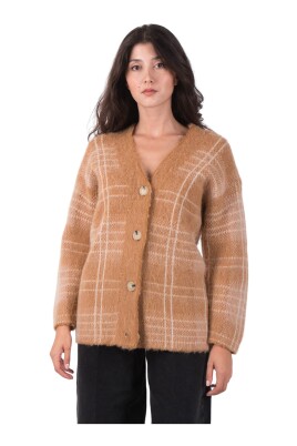 stylish-plaid-cardigan