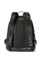 sac-a-dos-en-cuir-noir-decontracte