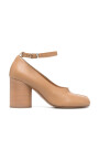 elegants-escarpins-beiges-a-talons-moyens