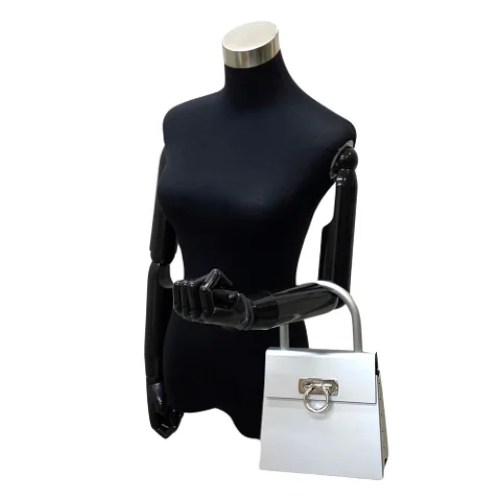 Salvatore Ferragamo Pre-owned Metal handbags Gray Dames