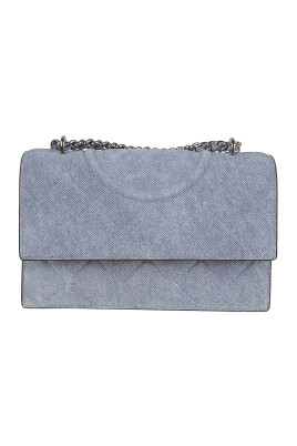 blue-shoulder-bag-chic-style