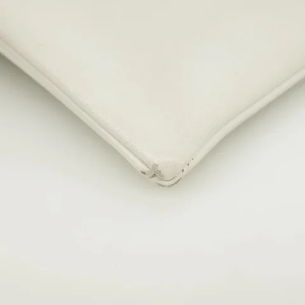 Dior Vintage Pre-owned Leather clutches White Dames