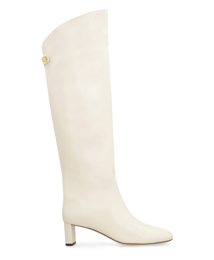 leather-round-toe-boots