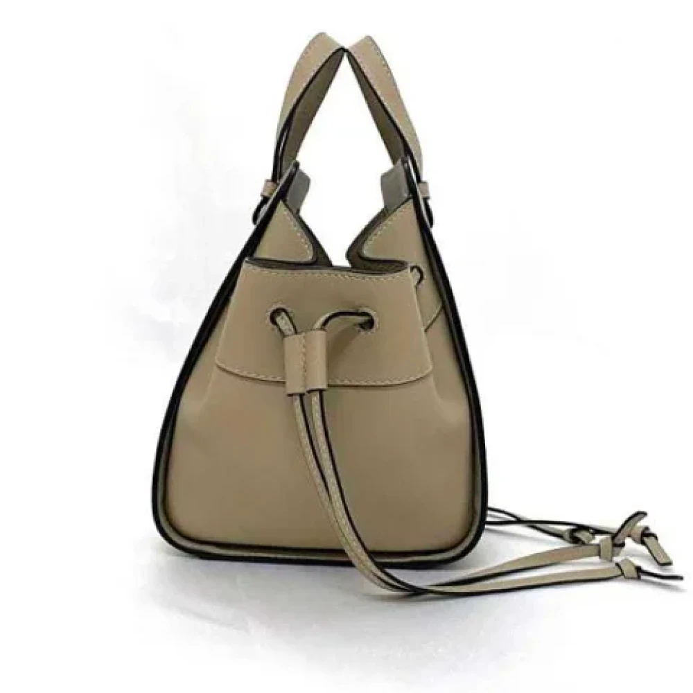 Loewe Pre-owned Fabric handbags Beige Dames