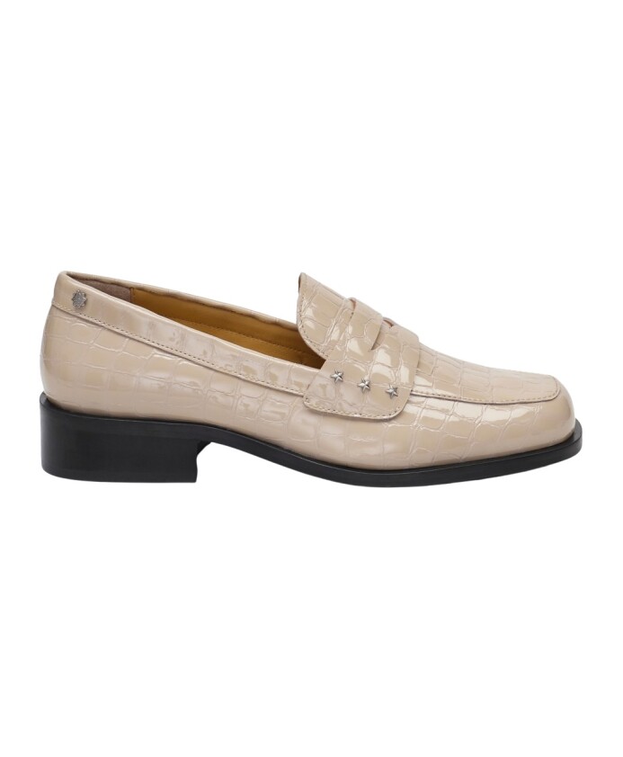 mocassins-beige-a-texture-croco-et-clous