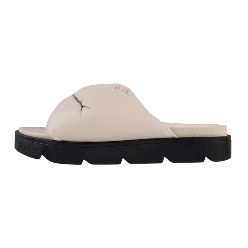 L37 Beige Flip-Flops