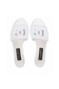 chaussures-plates-blanches-en-cuir-avec-logo