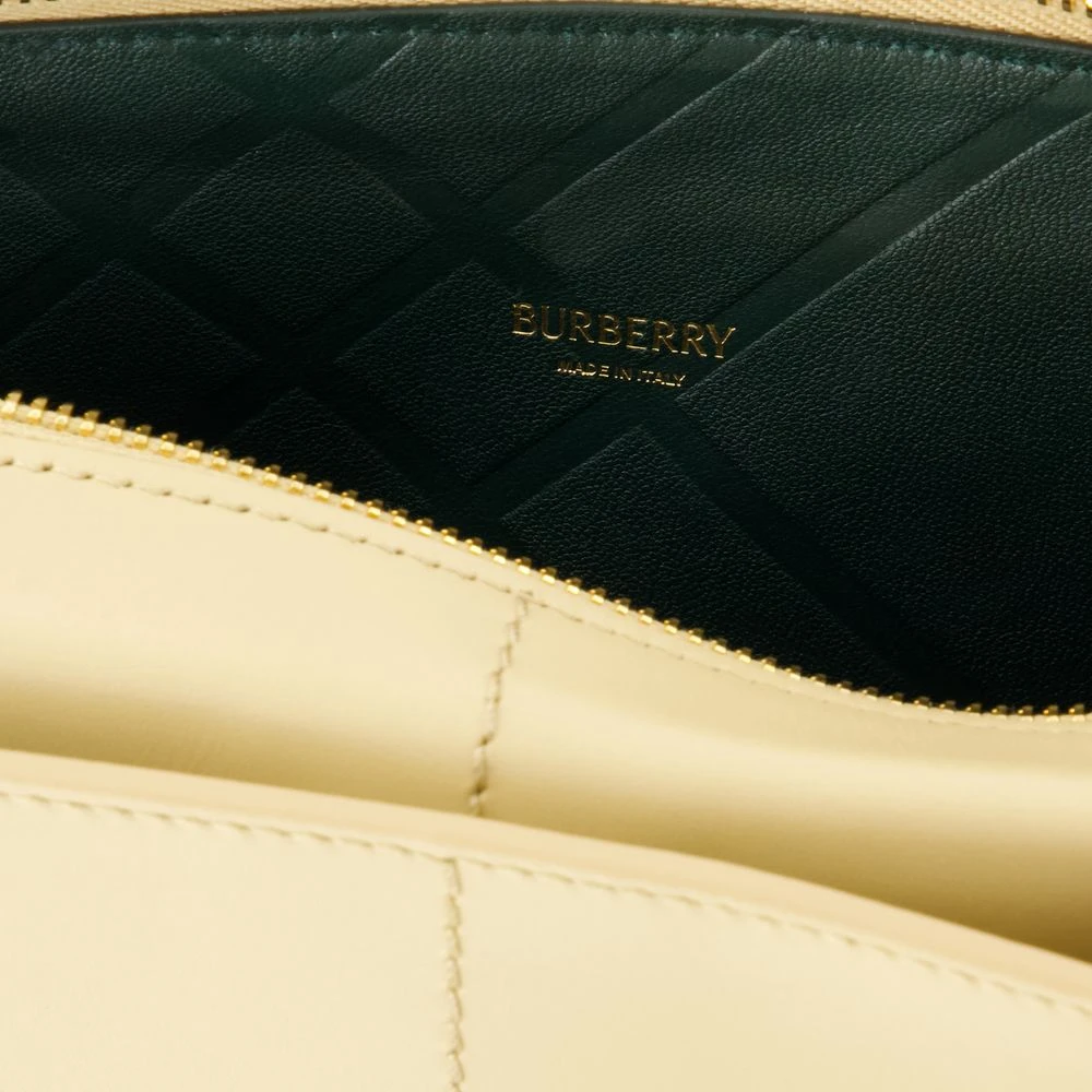 Burberry Beige Leren Crossbody Tas met Magnetische Sluiting Beige Dames