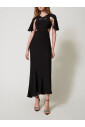 robe-longue-noire-broderie-papillon