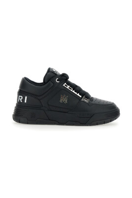 sneakers-noires-metalliques
