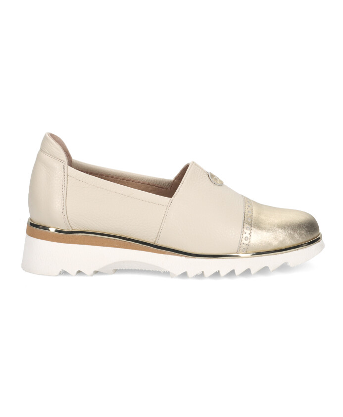 sneakers-beige-faites-a-la-main-pour-un-usage-quotidien
