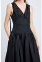 robe-silhouette-noire-a-bretelles-ajustables