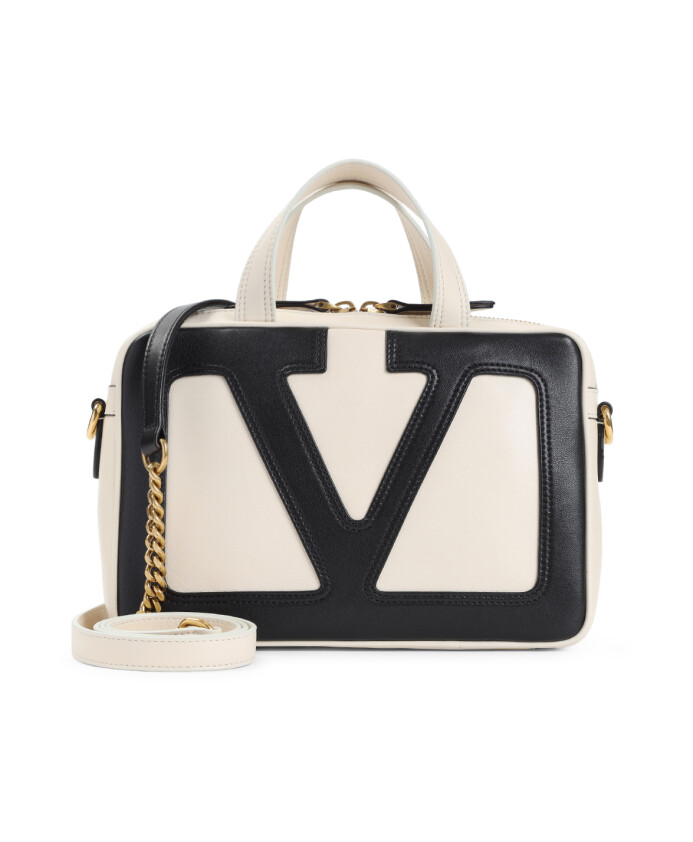 white-shoulder-bag-elegant-stylish-accessory