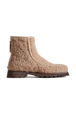 beige-shearling-boots-round-toe
