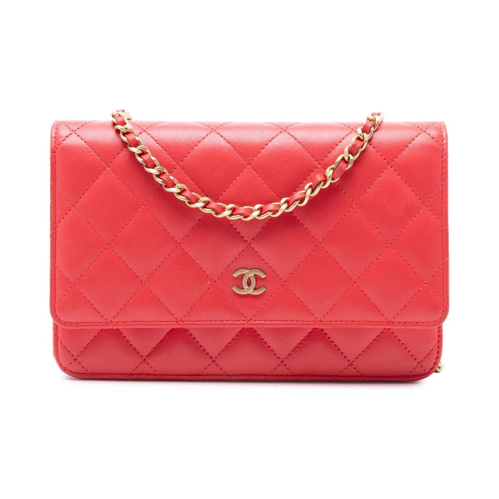 Chanel Vintage Women's Red Pre-Owned Quilted Wallet On Chain