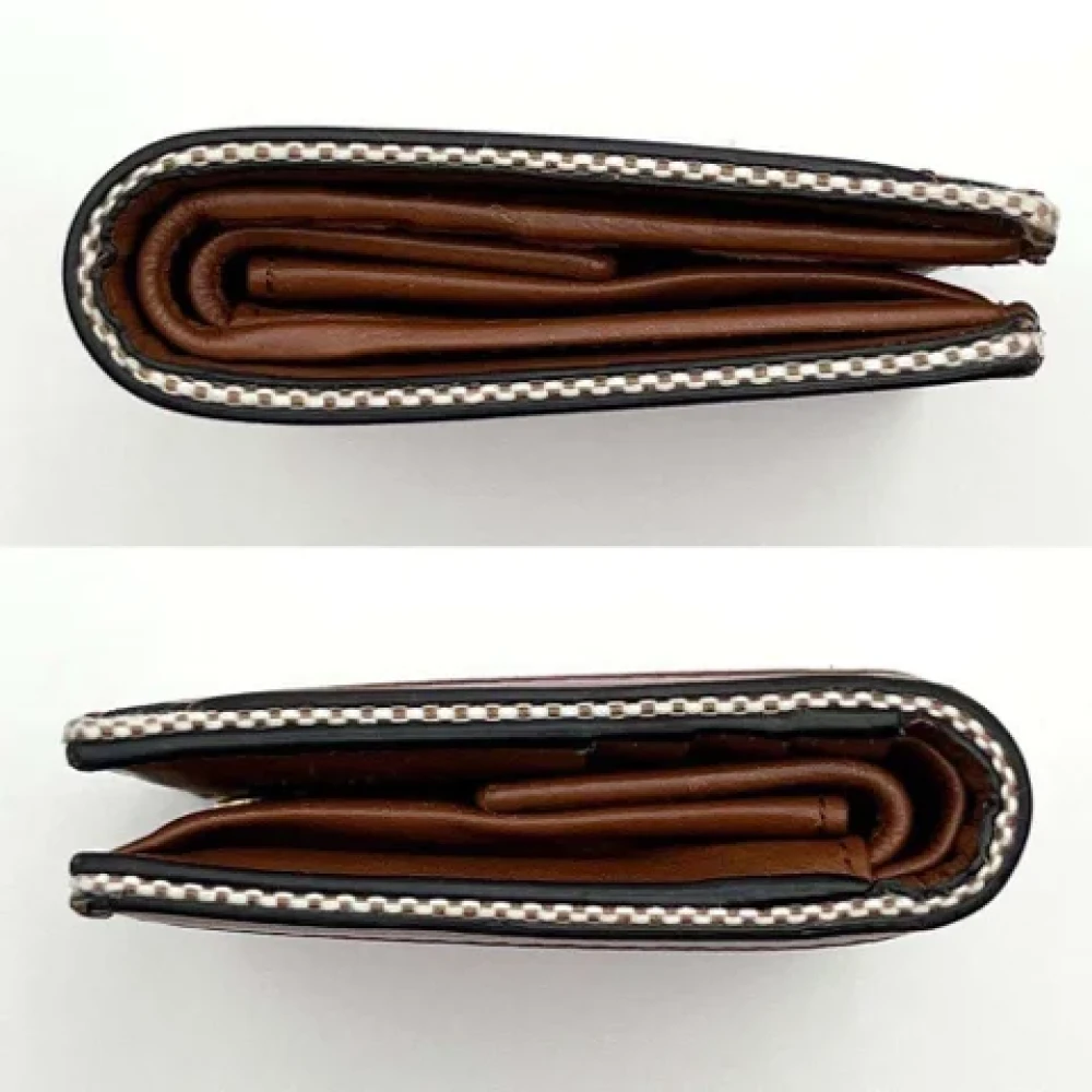 Valentino Vintage Pre-owned Canvas wallets Beige Dames
