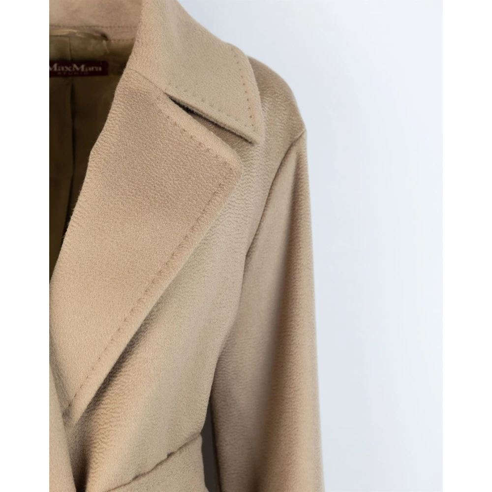 Max Mara Studio Wollen Wikkeljas met Riem Beige Dames
