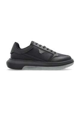 sneakers-with-logo