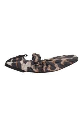 beige-fabric-ballet-flats-with-leopard-print