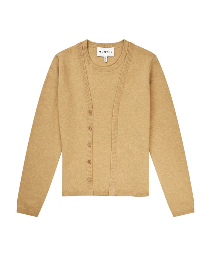 elegant-tricot-avec-details-de-boutons