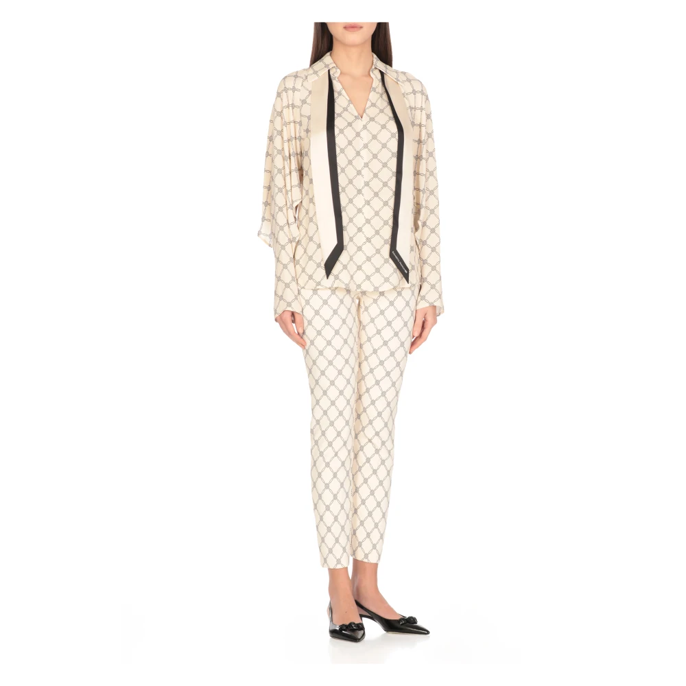 Elisabetta Franchi Ivoor Shirt met V-hals en Lange Mouwen Beige Dames