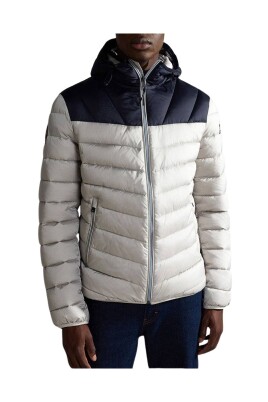 veste-legere-a-capuche-matelassee