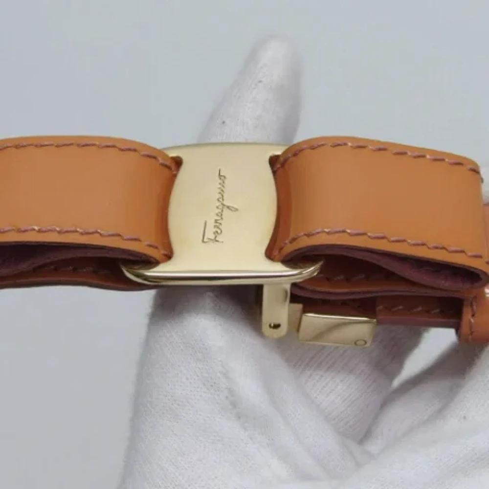 Salvatore Ferragamo Pre-owned Leather belts Orange Dames