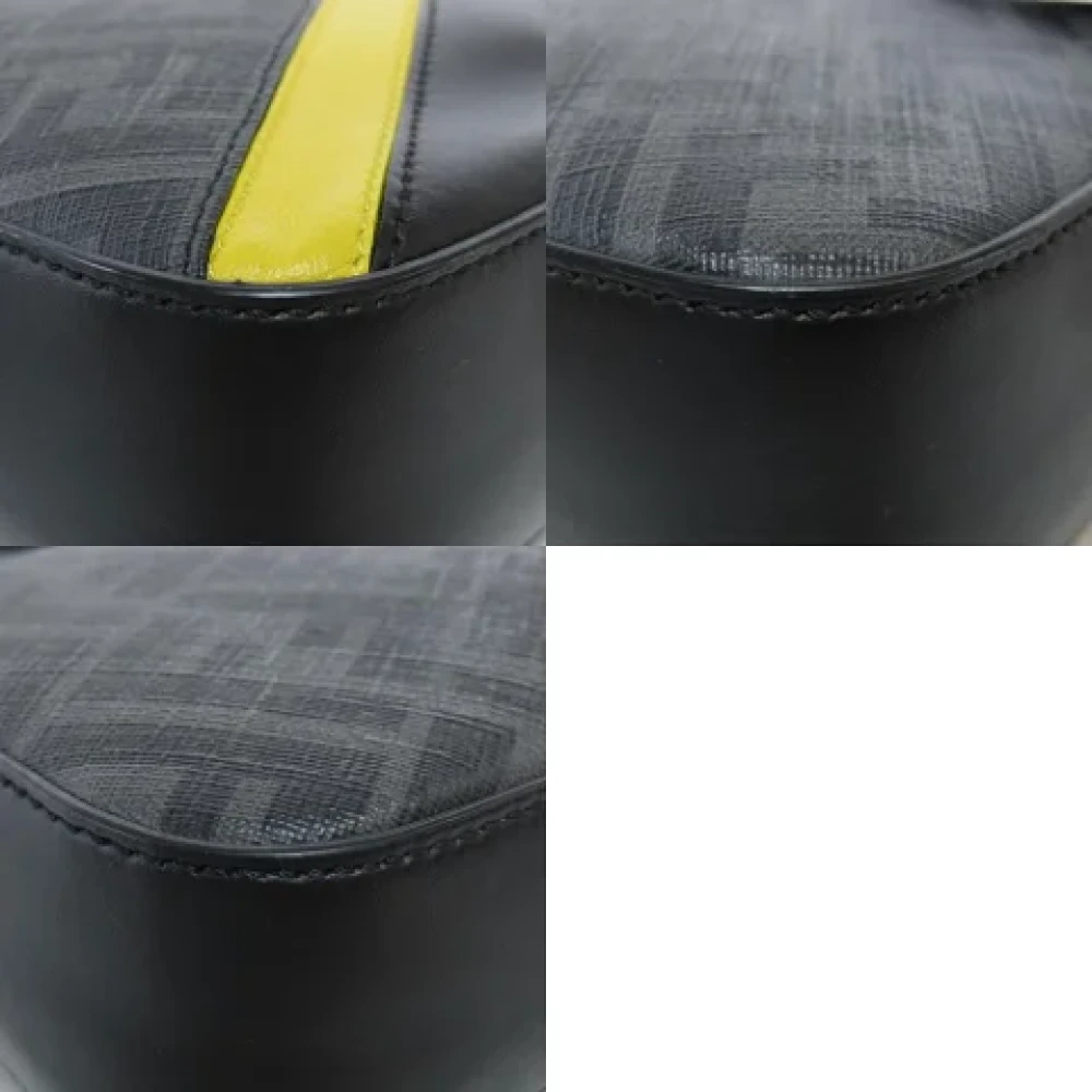 Fendi Vintage Pre-owned Plastic shoulder-bags Gray Dames