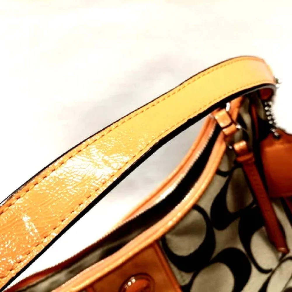 Coach Pre-owned Canvas handbags Orange Dames