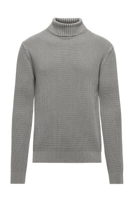 cold-dyed-cotton-turtleneck