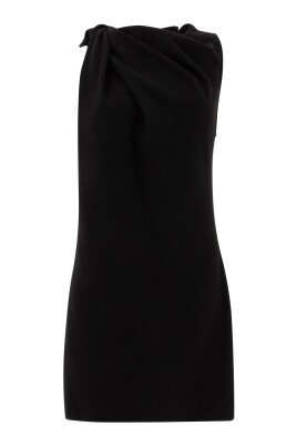 black-dress-with-knot-detail