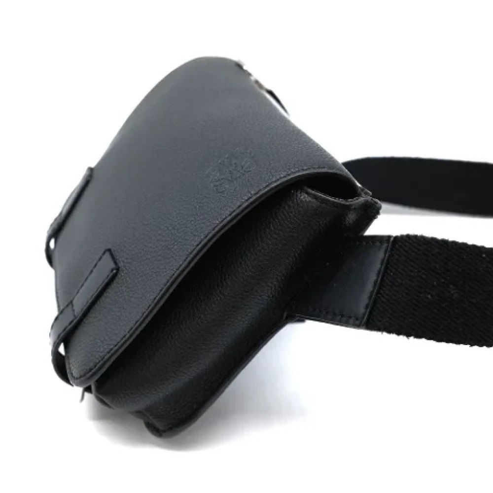 Loewe Pre-owned Leather crossbody-bags Black Dames