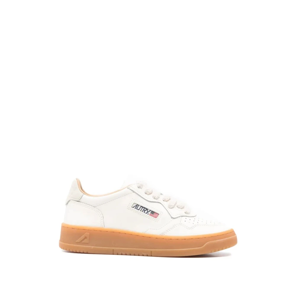 Autry Women's White Sneakers, 2 Uk, Medalist Low