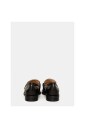 mocassin-en-cuir-noir-avec-fermoir-dore